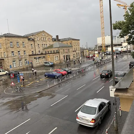 公寓 Gemuetliche Altbauwohnung Direkt Am Bahnhof - Ruhig, Zentral Mit Kueche *