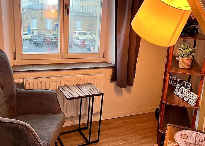 Gemuetliche Altbauwohnung Direkt Am Bahnhof - Ruhig, Zentral Mit Kueche Lägenhet *